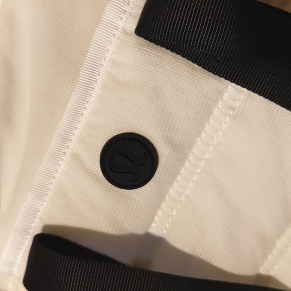 Lululemon Dash All Day Bucket Bag - Picture 3 of 8